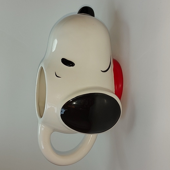 ❤ Host Pick! ❤ Peanuts Snoopy head mug, EUC - Picture 3 of 6
